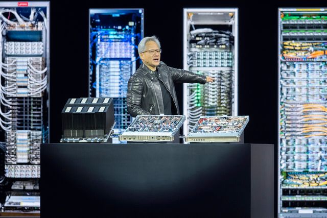 지난달 미 캘리포니아주 새너제이 SAP 센터에서 열린 GTC 2025에서 엔비디아 젠슨 황 CEO가 기조연설을 진행하고 있다. [사진=뉴시스]