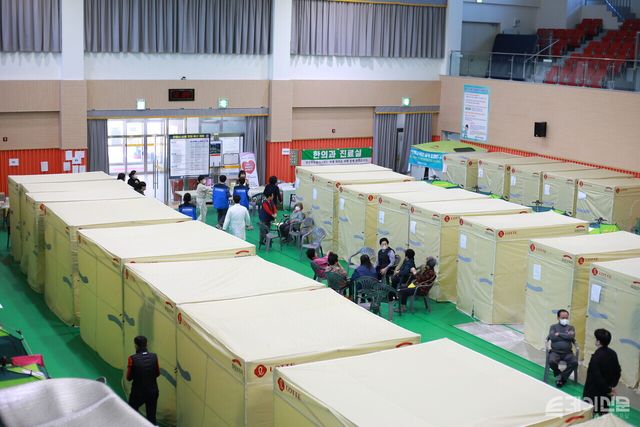 지난 11일 경상북도 안동시 다목적 체육관에 설치된 이재민 대피소 . ⓒ투데이신문