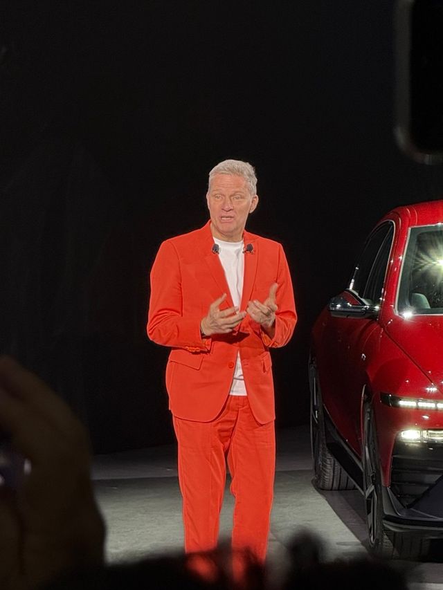 사이먼 로스비 현대디자인센터장 전무가 3일 경기도 고양시 킨텍스에서 열린 ‘2025 서울모빌리티쇼’ 미디어데이에서 발표하고 있다. ⓒ투데이신문