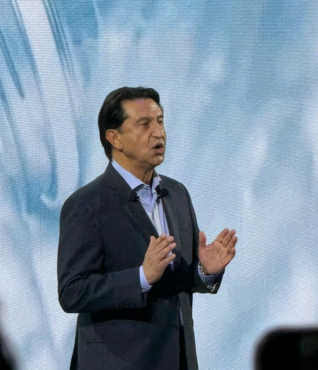 호세 무뇨스 현대차 최고경영자(CEO) 사장이 3일 경기도 고양시 킨텍스에서 열린 ‘2025 서울모빌리티쇼’ 미디어데이에서 발표하고 있다. ⓒ투데이신문