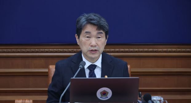 이주호 대통령 권한대행 부총리 겸 교육부 장관이 2일 서울 종로구 정부서울청사에서 열린 임시 국무회의에서 발언하고 있다.&nbsp;[사진출처=뉴시스]<br>