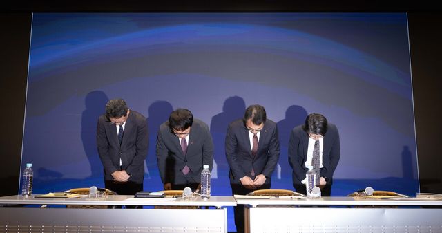 2일 오전 서울 중구 SK T타워에서 취재진을 대상으로 한 질의응답이 진행되고 있다. 왼쪽부터 김희섭 PR 센터장, 류정환 네트워크 인프라 센터장, 유영상 대표, 임봉호 MNO 사업부장 ⓒ투데이신문