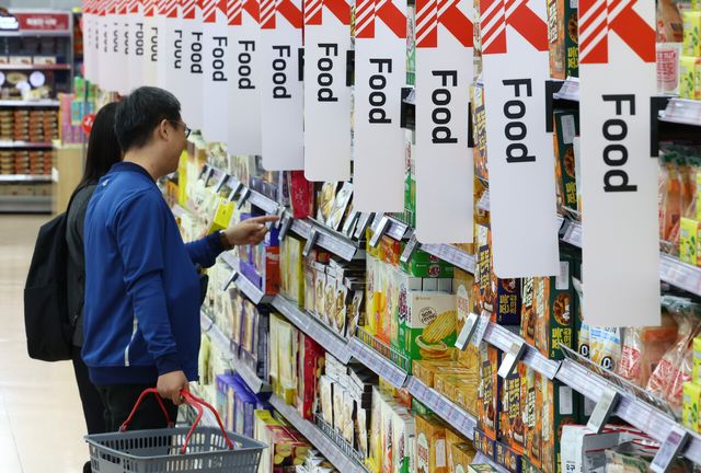 식품업계가 글로벌 시장 공략에 속도를 내고 있다. 국내 시장의 한계에 직면한 기업들은 최근 해외 시장에서 돌파구를 찾고 있다. [사진=뉴시스]