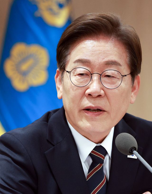 이재명 대통령이 지난 9일 서울 용산구 대통령실 청사에서 열린 2차 비상경제점검 태스크포스(TF)회의에서 발언하고 있는 모습. [사진제공=뉴시스]