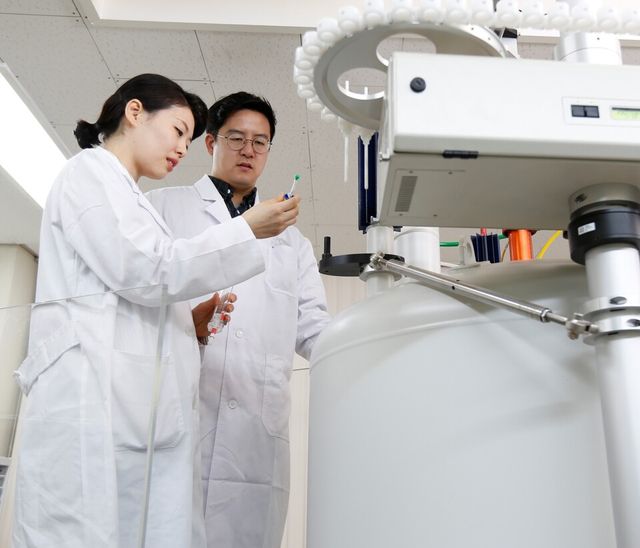 금호석유화학 중앙연구소 연구원 [사진=금호석유화학]