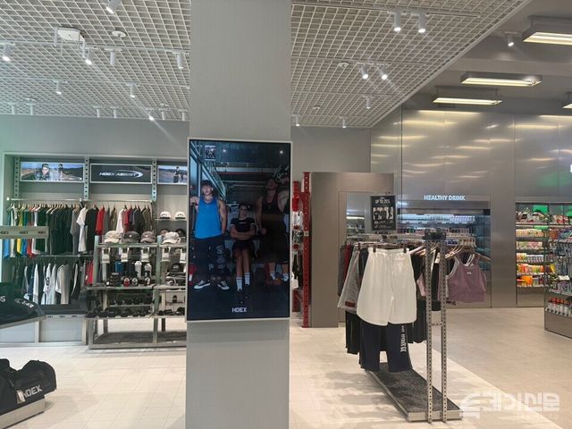 올리브영 홍대놀이터점 1층에 마련된 스포츠 브랜드 ‘에이치덱스(HDEX)’ 숍인숍(매장 안 매장) 매장이 고객들의 눈길을 끌고 있다.&nbsp;ⓒ투데이신문<br>