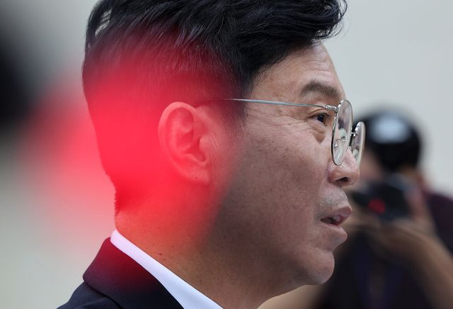 16일 오전 서울 국회 여의도 국회에서 열린 고용노동부 장관 후보자 인사청문회에서 김영훈 고용노동부 장관 후보자가 질의에 답하고 있다. [사진제공=뉴시스]