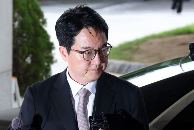 사의 의사를 밝힌 심우정 검찰총장이 2일 오전 서울 서초구 대검찰청으로 출근하고 있다. [사진제공=뉴시스]