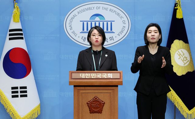 기본소득당 용혜인 의원이 지난 4월 1일 서울 여의도 국회 소통관에서 ‘대통령 권한대행법 제정안 발의’ 기자회견에서 발언하고 있다. [사진제공=뉴시스]