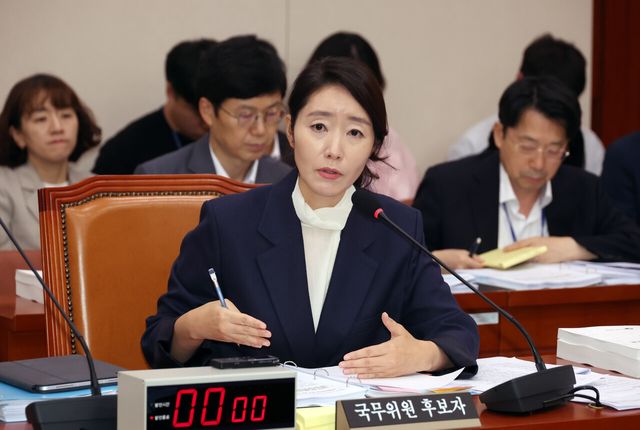 &nbsp;강선우 여성가족부 장관 후보자가 지난 14일 서울 여의도 국회에서 열린 여성가족위원회의 인사청문회에서 의원 질의에 답하고 있는 모습. [사진제공=뉴시스]<br>