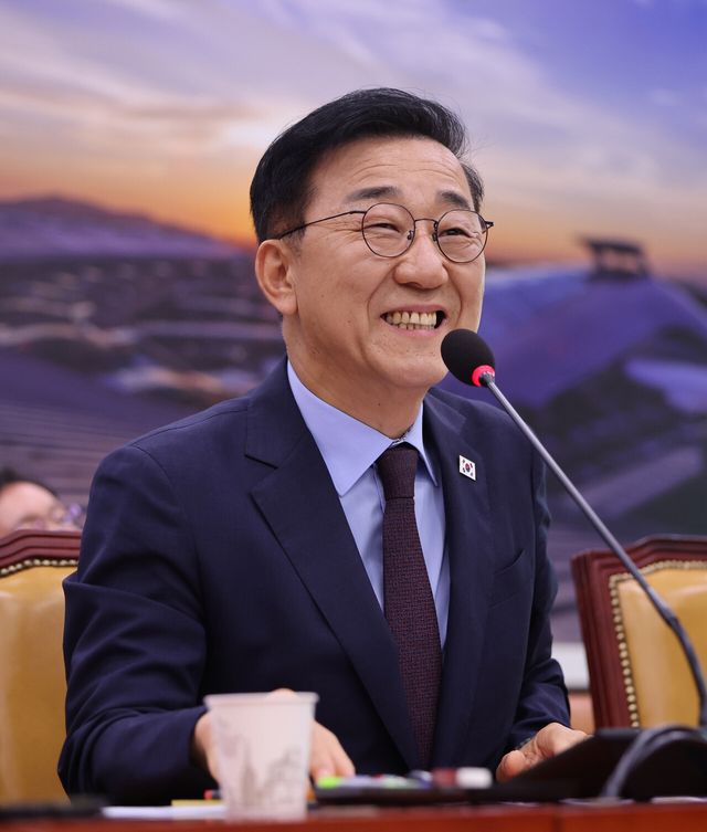 김윤덕 국토교통부 장관 후보자가 29일 오전 서울 여의도 국회 국토교통위원회에서 열린 인사청문회에서 의원 질의에 답변하고 있다. [사진=뉴시스]