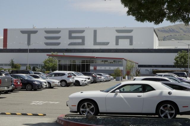 미국 캘리포니아주 프리몬트에 위치한 테슬라 자동차 공장의 모습 [사진=AP/뉴시스]