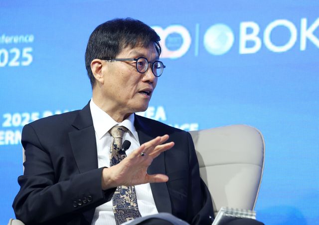지난 2일 한국은행 이창용 총재가 2일 서울 중구 한국은행에서 열린 2025년 BOK 국제컨퍼런스에서 발언하고 있다. [사진=뉴시스]