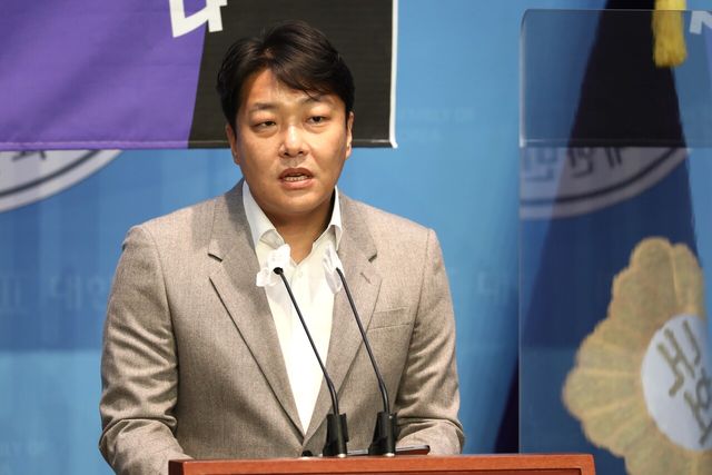 조성주 정의당 전 정책위 부의장이 지난 2022년 9월 26일 서울 여의도 국회 소통관에서 기자회견을 열고 정의당 대표 후보 출마 선언을 하고 있다. [사진제공=뉴시스]