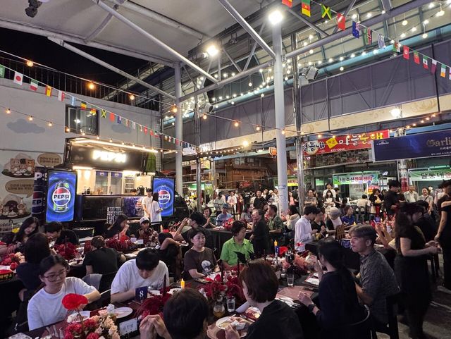 지난 9일 충북 단양 소재 단양구경시장에서 미식 축제 ‘드라큘라 갈릭 나이트’가 열리고 있다. [사진=한국관광공사]