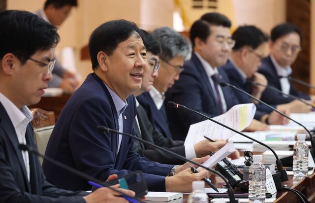 구윤철 경제부총리 겸 기획재정부 장관이 12일 오전 서울 종로구 정부서울청사에서 열린 국유재산정책심의위원회에 참석해 발언하고 있다. [사진=뉴시스]