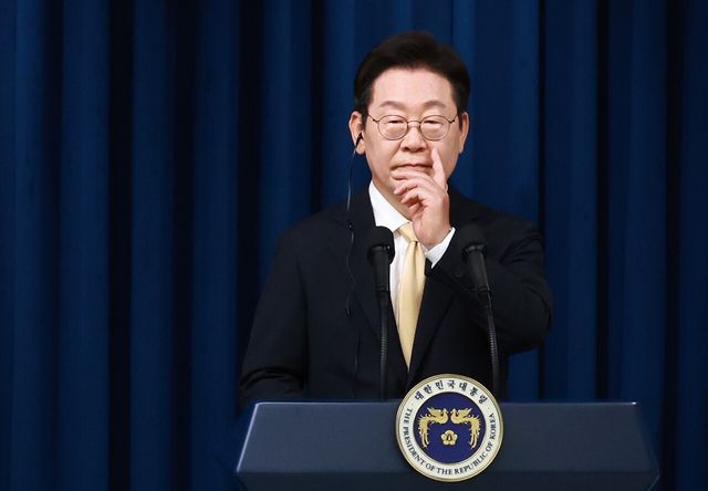 이재명 대통령이 지난 11일 서울 용산 대통령실 청사에서 진행된 한국·베트남 공동언론발표에 참석해 있다. [사진제공=뉴시스]