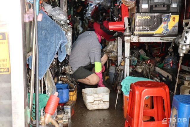 지난달 21일 오전 기록적인 폭우로 침수 피해를 입은 충남 당진시 전통시장 현장 ⓒ투데이신문