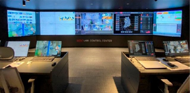 HDC현대산업개발의 ‘I-QMS(IPARK-Quality Management System)’를 운용하는 HDC랩스 컨트롤센터. [사진=HDC현대산업개발]