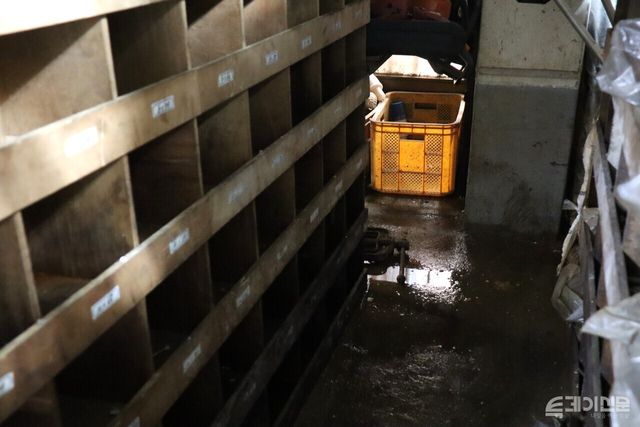 지난달 21일 오전 기록적인 폭우로 침수 피해를 입은 충남 당진시 전통시장 현장 ⓒ투데이신문