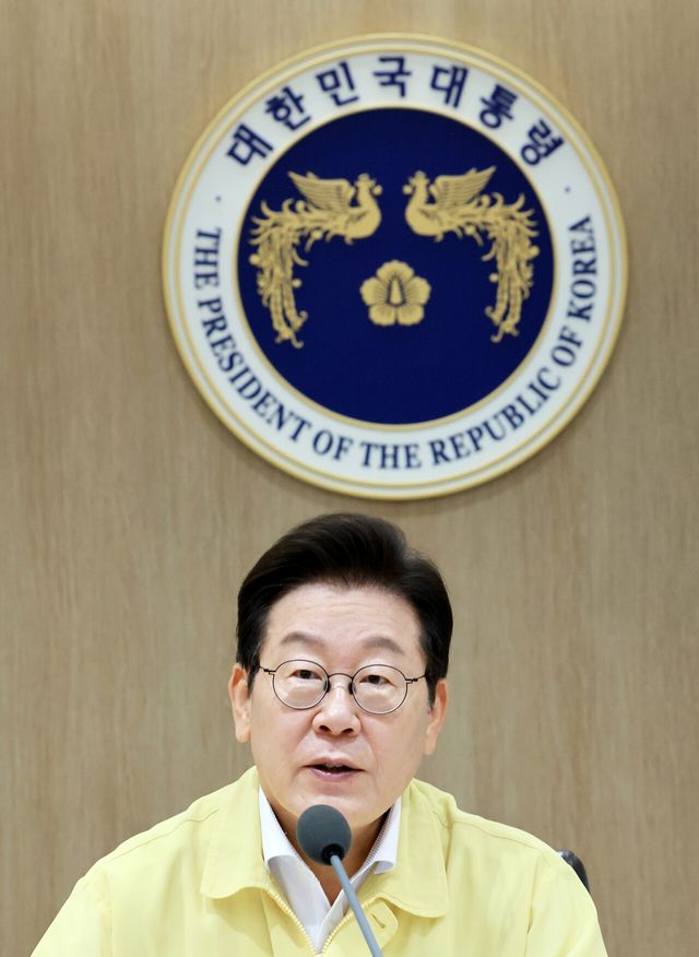 이재명 대통령이 18일 서울 용산 대통령실 청사에서 열린 제1회 을지국무회의 및 제37회 국무회의에서 발언하고 있는 모습. [사진제공=대통령실통신사진기자단/뉴시스]<br>