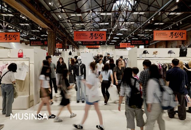 무신사 오프라인 스토어의 상반기 누적 판매액이 1000억원을 넘어섰다. [사진=무신사]