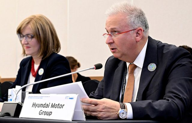 현대자동차 HMG에너지&수소사업본부 켄 라미레즈 부사장이 제16차 청정에너지 장관회의(CEM16) 산업탈탄소 및 에너지 효율 세션에 참석해 발언하고 있다. [사진=현대차그룹]