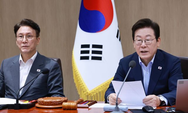 이재명 대통령이 29일 서울 용산 대통령실 청사에서 열린 제39회 국무회의(임시)에서 발언하고 있다. [사진=뉴시스]