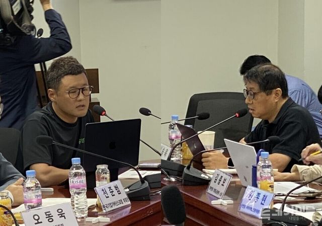 지난 9일 국회의원회관에서 열린 ‘자본시장 신뢰를 흔드는 IT 거버넌스’ 토론회에서 네이버지회 오세윤 지회장(왼쪽)과 카카오지회 서승욱 지회장이 발언을 하고 있다. ⓒ투데이신문