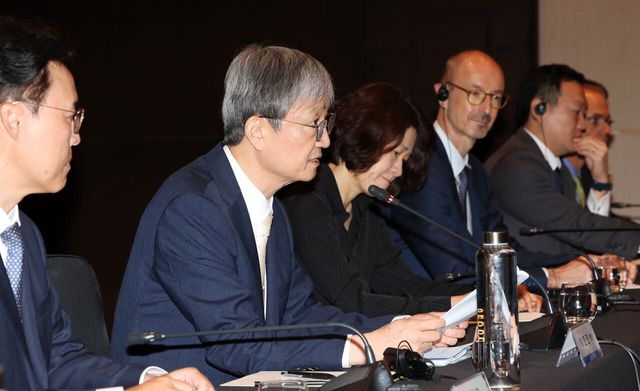 15일 서울 여의도 콘래드 호텔에서 열린 외국계 금융사 최고경영자와의 간담회에 참석한 이찬진 금감원장 [사진=뉴시스]