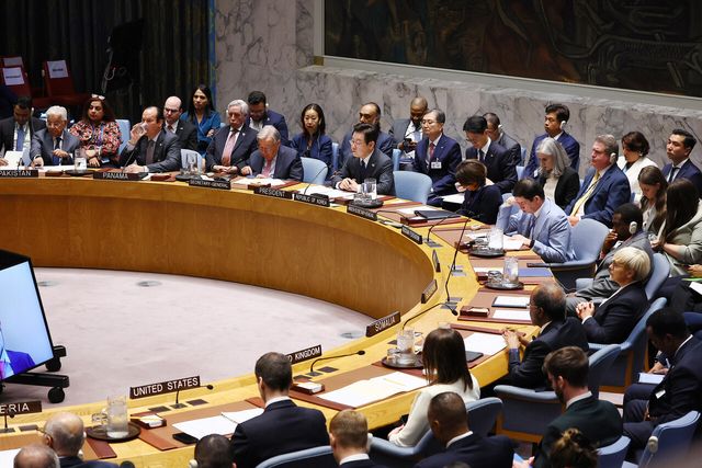 이재명 대통령이 24일(현지 시간) 미국 뉴욕 유엔본부에서 진행된 안전보장이사회에서 의장 자격으로 공개 토의를 주재하고 있다. [사진제공=뉴시스]