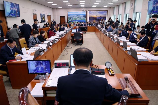 지난 25일 서울 여의도 국회 국토교통위원회 전체회의가 진행되고 있다. [사진제공=뉴시스]