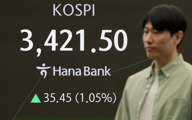 29일 코스피가 전 거래일(3386.05)보다 28.38포인트(0.84%) 상승한 3414.43에 개장했다. [사진=뉴시스]