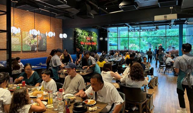 [사진3] 필리핀 보니파시오 글로벌시티(GBC)에서 운영 중인 BBQ 하이스트릿점 내부 모습. [사진=BBQ]