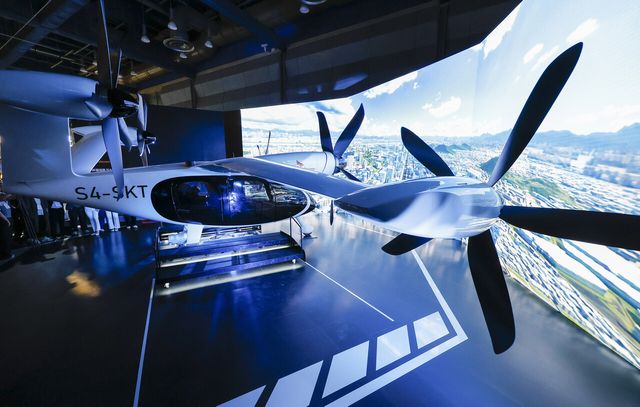 지난 10월 서울 강남구 코엑스에서 열린 '스마트라이프위크(SLW)'에 전시된 SK텔레콤의 도심항공교통(UAM). [사진출처=뉴시스]