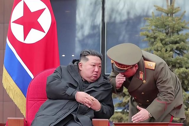 지난달 16일 평양 외곽 강동군에서 열린 지방공업공장,종합봉사소 준공식에 김정은 북한 국무위원장이 참석해 있다. [사진제공=뉴시스/조선중앙TV 캡처]<br>