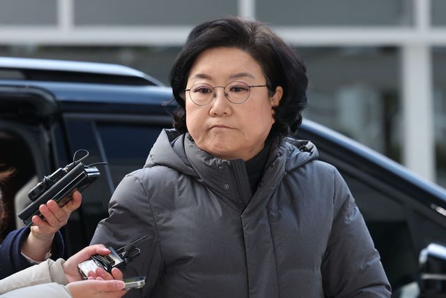 이혜훈 기획예산처 장관 후보자가 지난 12일 서울 중구 예금보험공사에 마련된 청문회 준비 사무실로 출근하고 있다. [사진제공=뉴시스]<br>