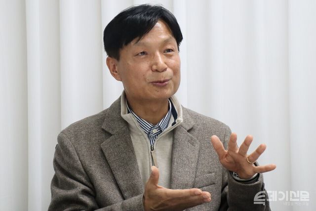 한국기자협회 김성후 선임기자(동아투위 안종필 평전 저자)가 본보와의 인터뷰에 응하고 있다.&nbsp;ⓒ투데이신문