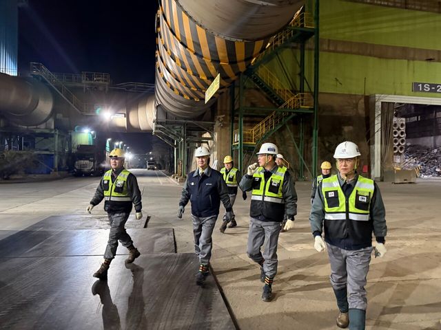 동국제강그룹 장세욱 부회장이 2일 새해 첫 일정으로 인천 공장을 방문해 현장을 둘러봤다. [사진=동국제강그룹]