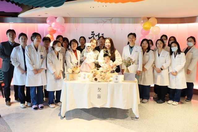 대구차병원 난임센터에서 탄생한 쌍둥이 첫 돌 기념사진. [사진=차병원]