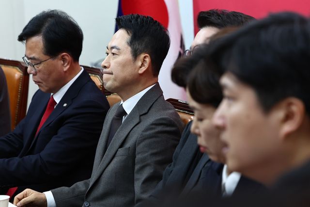 &nbsp;장동혁 국민의힘 대표가 29일 오전 서울 여의도 국회에서 열린 최고위원회의에서 참석해 있다. [사진제공=뉴시스]<br>