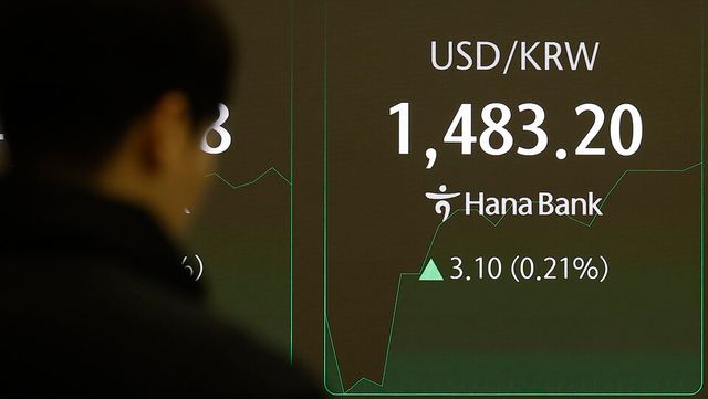 지난달 23일 서울외환시장에 따르면 원·달러 환율은 전일 대비 0.1원 내린 1480원에 개장했으나, 이후 1484원을 돌파했다. [사진=뉴시스]