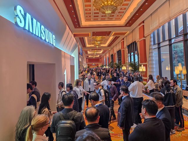 미국 라스베이거스에서 열린 ‘CES 2026’에 마련된 윈호텔 삼성전자 단독 전시관은 최신 AI 혁신과 기술, 서비스를 직접 체험하려는 방문객들로 붐볐다. [사진=삼성전자]