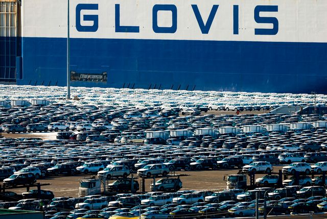 경기도 평택시 평택항에 수출용 자동차가 세워져 있다. [사진=뉴시스]