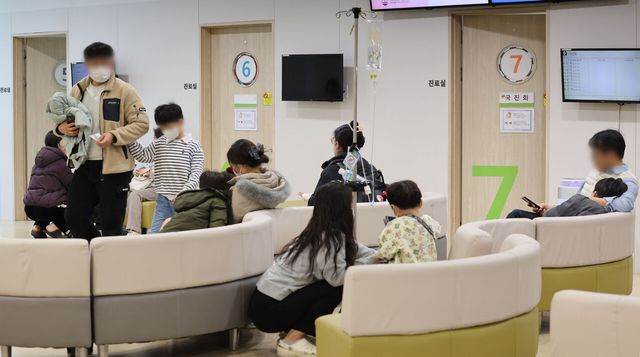 지난해 11월 19일 오후&nbsp;서울 성북구 우리아이들병원 진료실 현장 사진 [사진 제공=뉴시스]