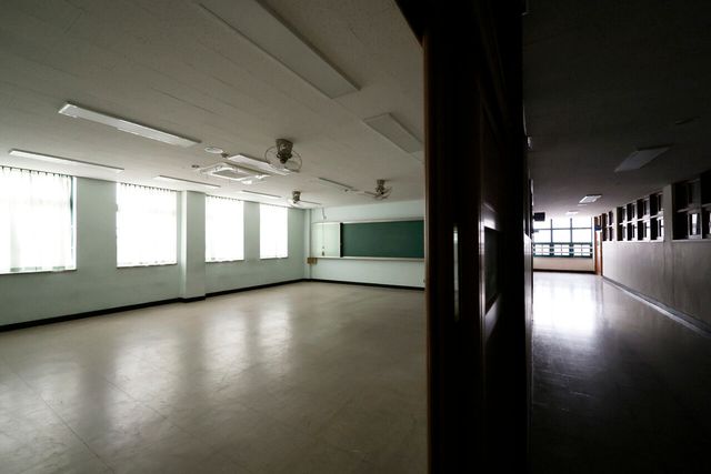 지난 2024년 2월 2일 폐교 예정인 서울 소재 고등학교 내부. [사진제공=뉴시스]<br>