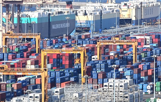 경기 평택시에 쌓인 컨테이너 박스 전경 [사진=뉴시스]