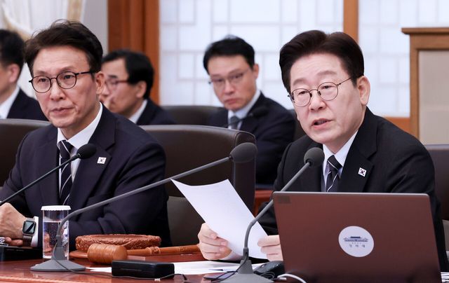 이재명 대통령이 10일 청와대에서 열린 국무회의에서 발언하고 있다. [사진제공=뉴시스]<br>