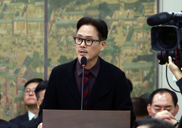 뮤지컬 배우 남경주가 지난해 10월 29일 서울 여의도 국회에서 열린 문화체육관광위원회의 문화체육관광부, 국가유산청 등 종합감사에 참석해 의원 질의에 답하고 있다. [사진 제공=뉴시스]<br>