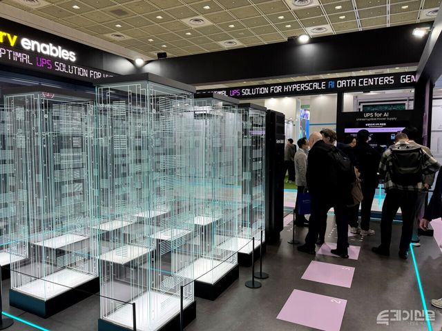 데이터센터 내에 설치된 무정전 전원 장치(UPS) 모형.&nbsp;ⓒ투데이신문